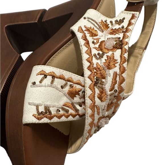 Versona Embroidered and Beaded Platform Sandals Size 8 NWOB - Picture 14 of 14